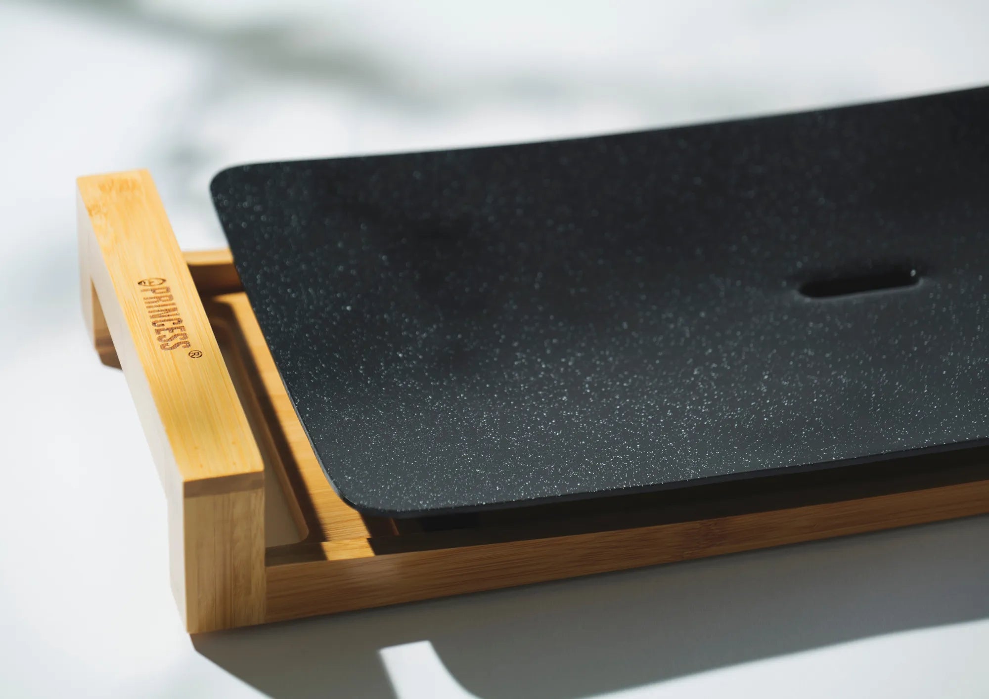 デザイン性と機能性を併せ持つ本格家電PRINCESSホットプレートTABLE GRILLPURESTONE BLACK