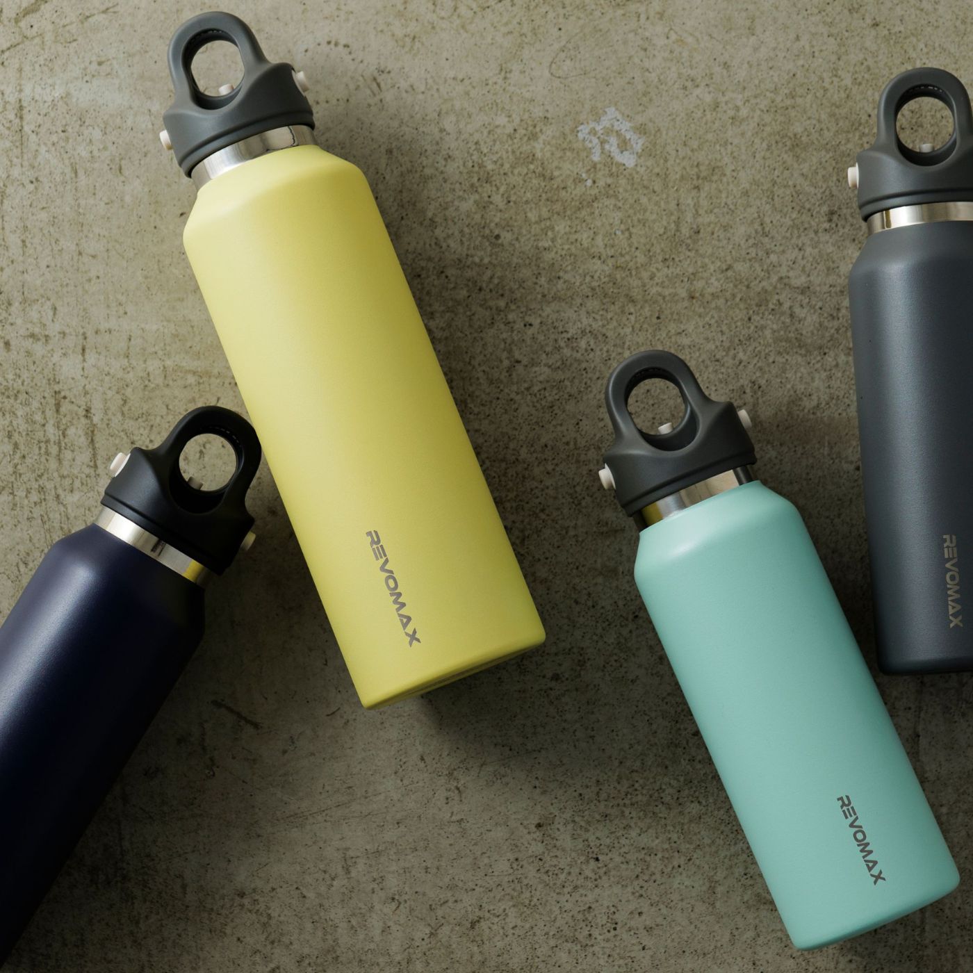 アメリカ、ポートランド発水筒ブランドREVOMAX。最大の特長はワンプッシュ開閉可能で炭酸対応・ホット・アイス可で万能な水筒。人気なスタンダードコレクション