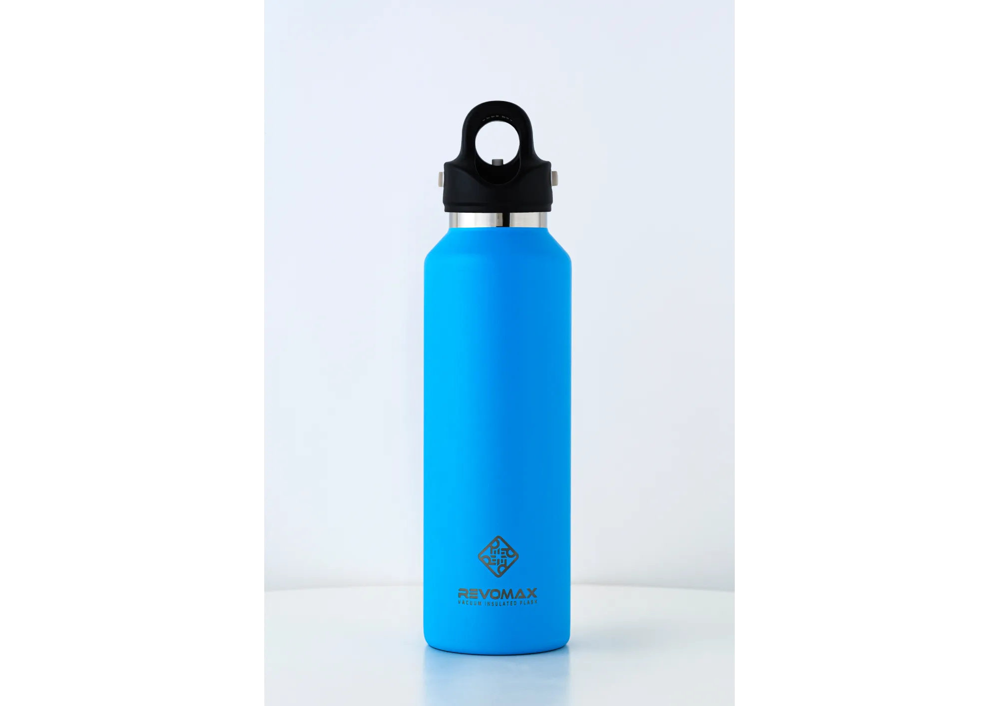 アメリカ、ポートランド発水筒ブランドREVOMAX。最大の特長はワンプッシュ開閉可能で炭酸対応・ホット・アイス可で万能な水筒です。スタンダード20oz(592ml)ライトブルー