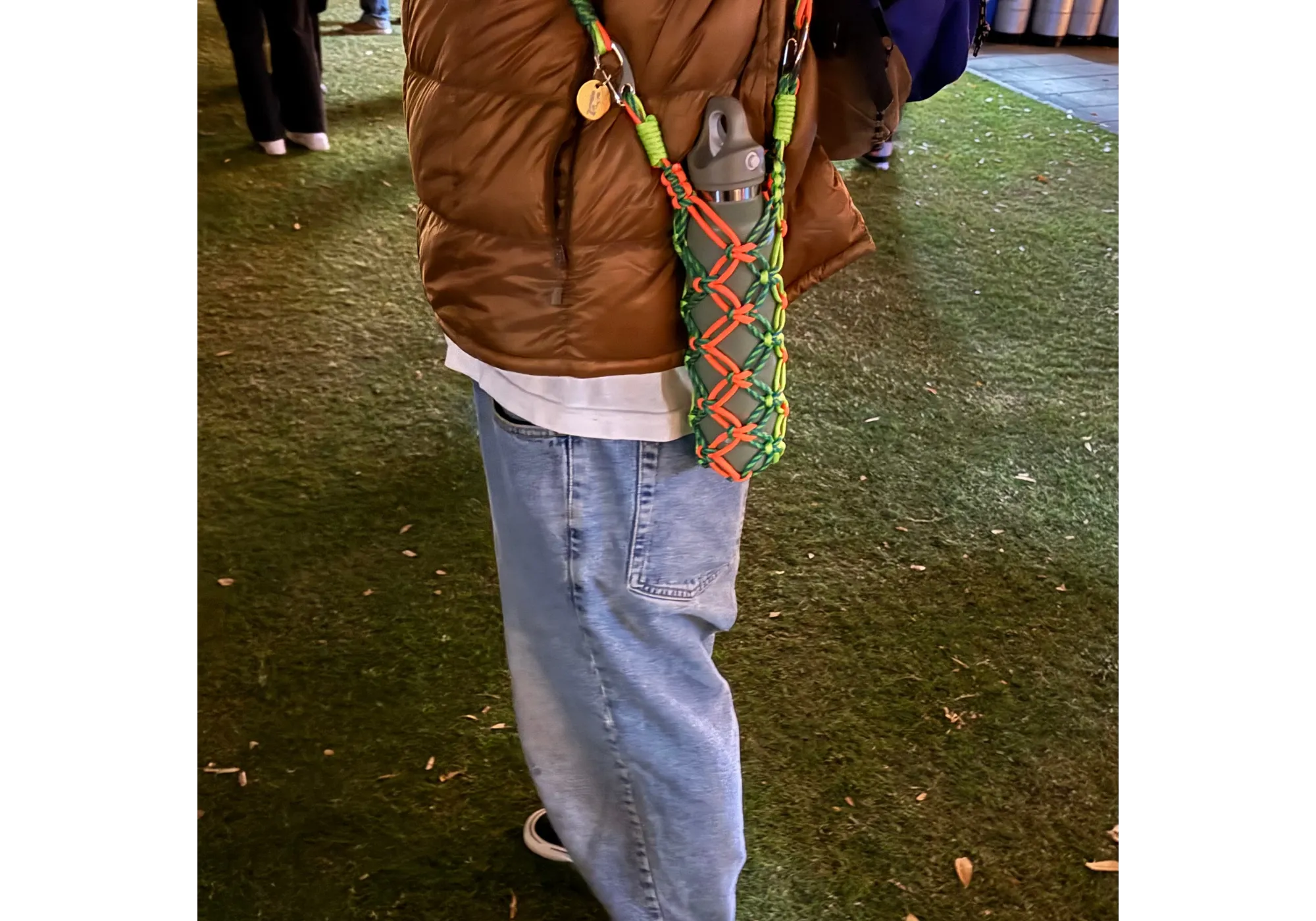 REVOMAX オリジナルボトルホルダー
ピンクのイメージ写真
ぱくちーひとみ姉妹2人で手掛ける
パラコードを使ったハンドクラフトブランド
HEUWN (ヒューン)とのコラボレーション。