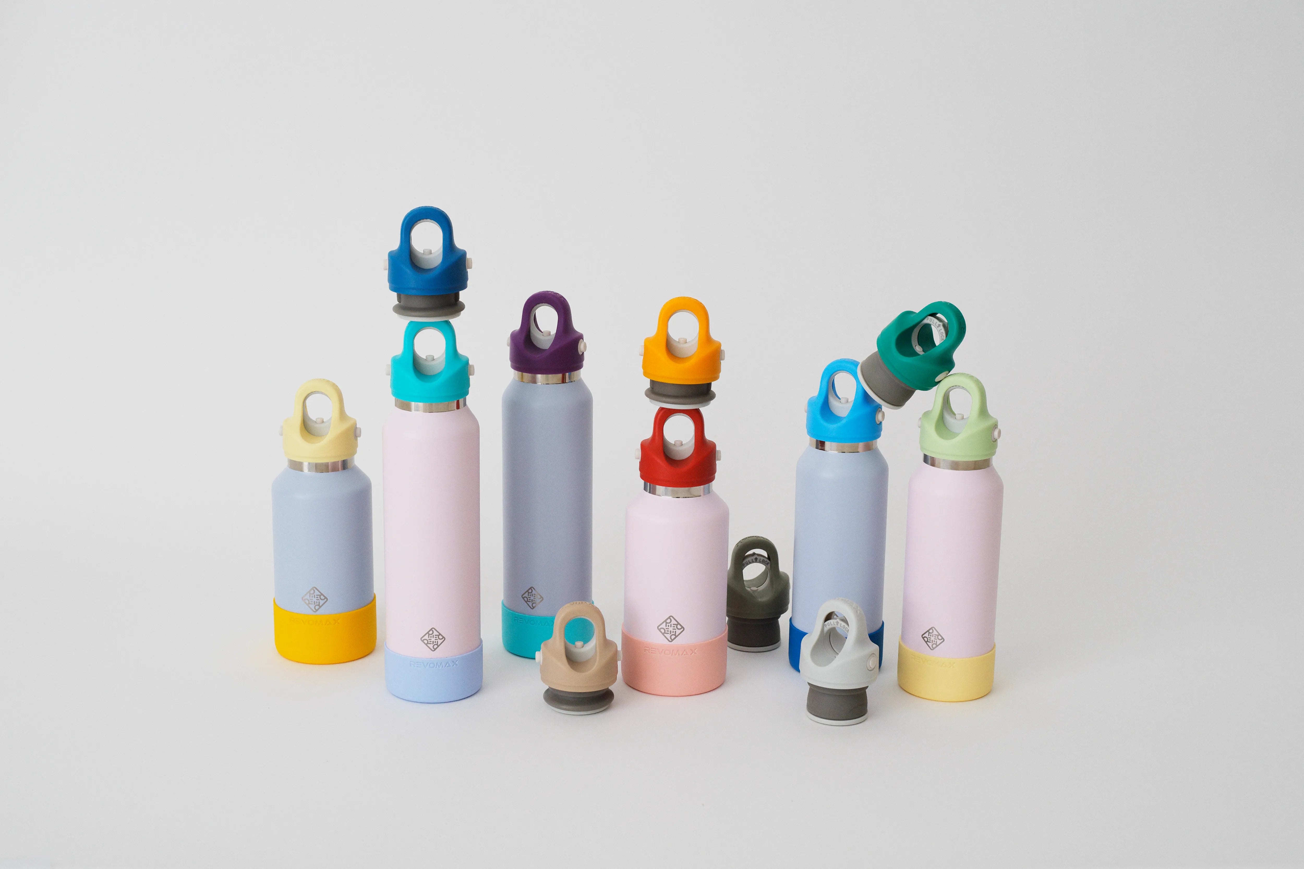 アメリカ、ポートランド発水筒ブランドREVOMAX。最大の特長はワンプッシュ開閉可能で炭酸対応・ホット・アイス可で万能な水筒です。全6サイズ展開のサイズ豊富な展開
