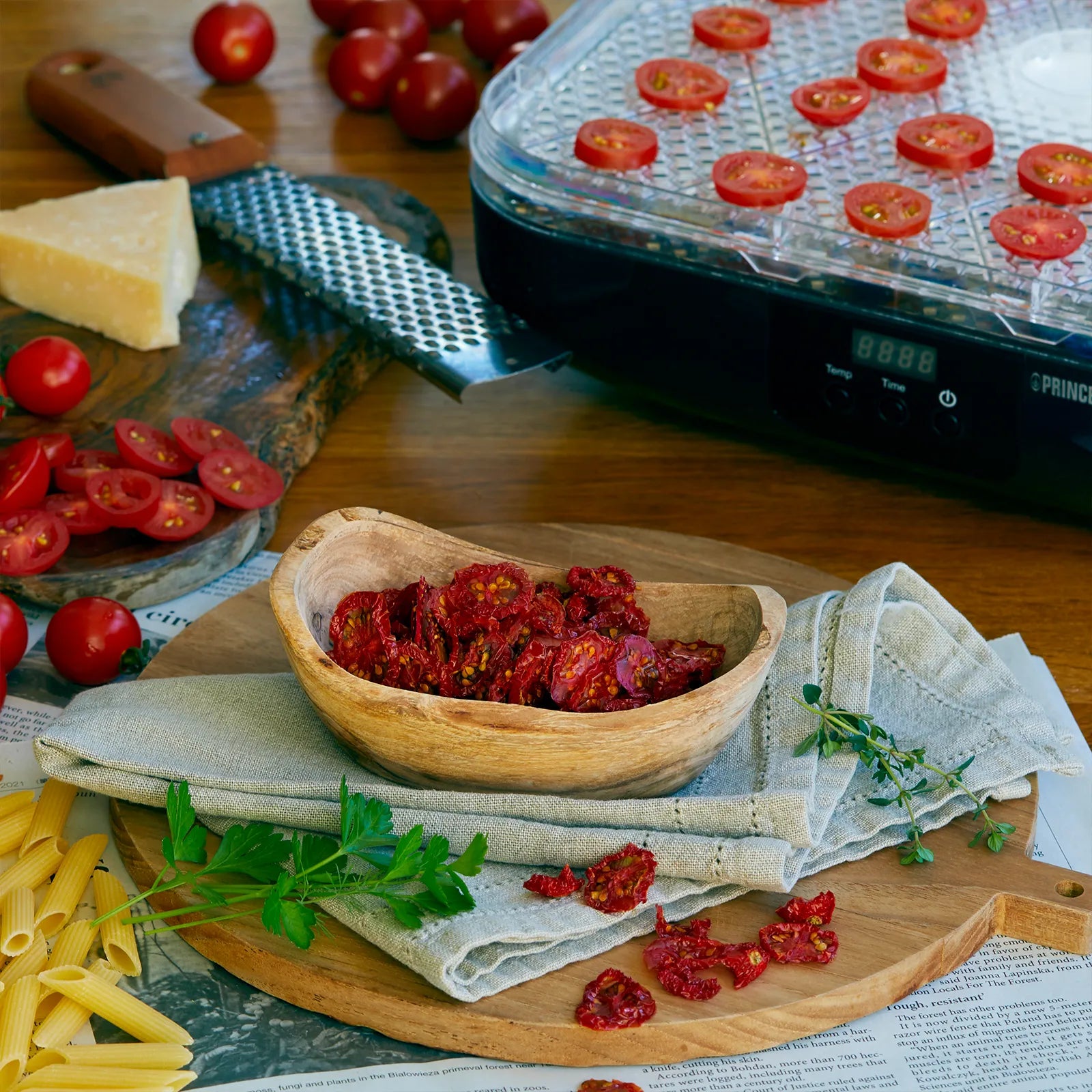 ギフトに喜ばれるおしゃれキッチン家電PRINCESSFooddryer。無添加のドライtomato。旨味凝縮。温度設定機能・タイマー搭載のフードドライヤー