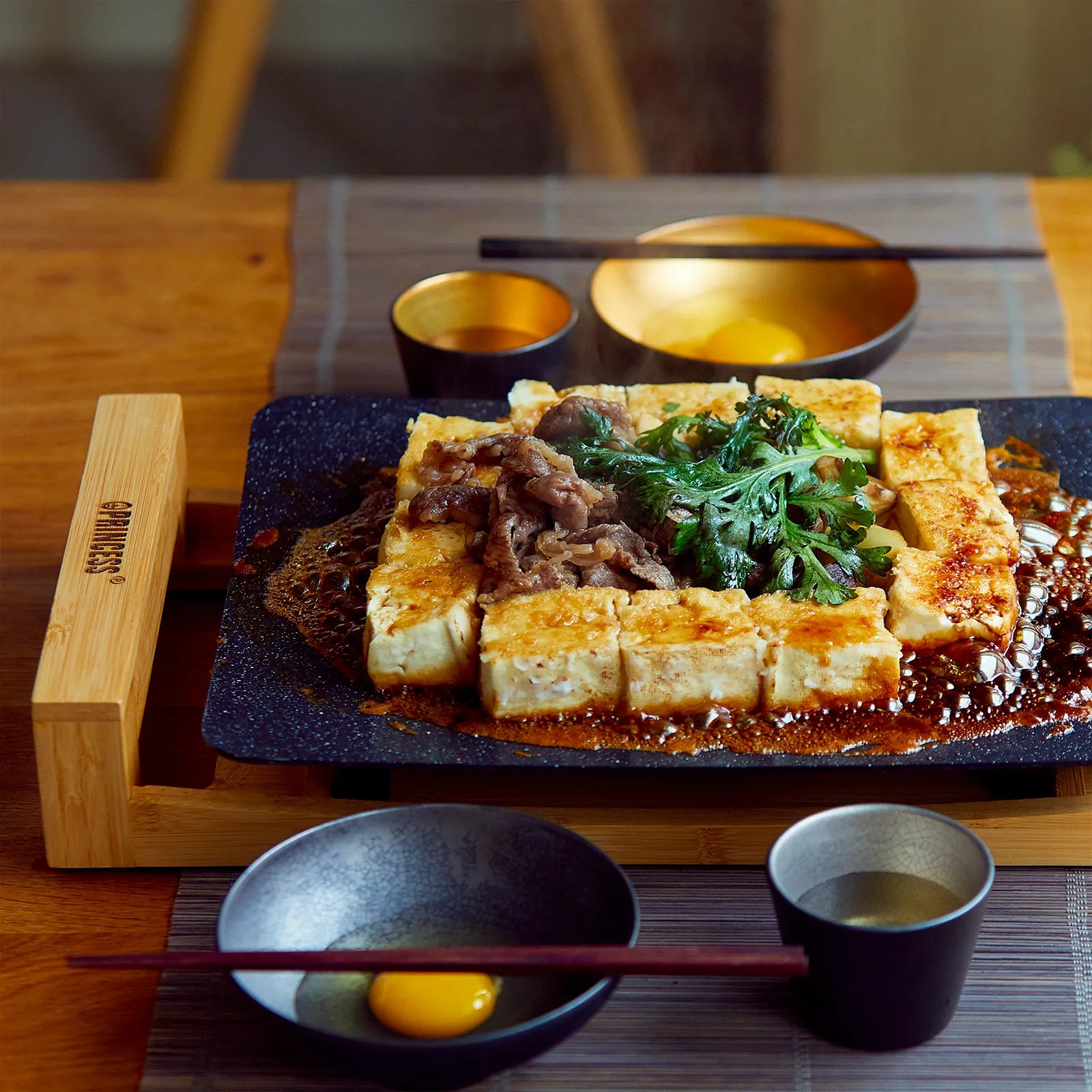結婚祝いやギフトに喜ばれるおしゃれキッチン家電PRINCESSホットプレートTablegrillstoneblack。モダンなインテリアにも合うストーンブラック。