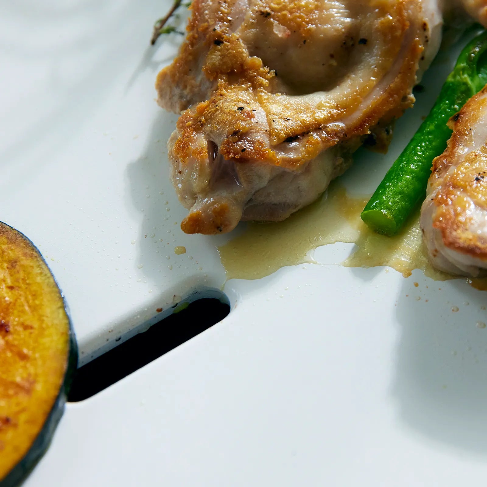 デザイン家電PRINCESS
遠赤外線効果で美味しく焼けるホットプレートPRINCESSTablegrill。中央のオイルスリットで余分なオイルをカットでヘルシー