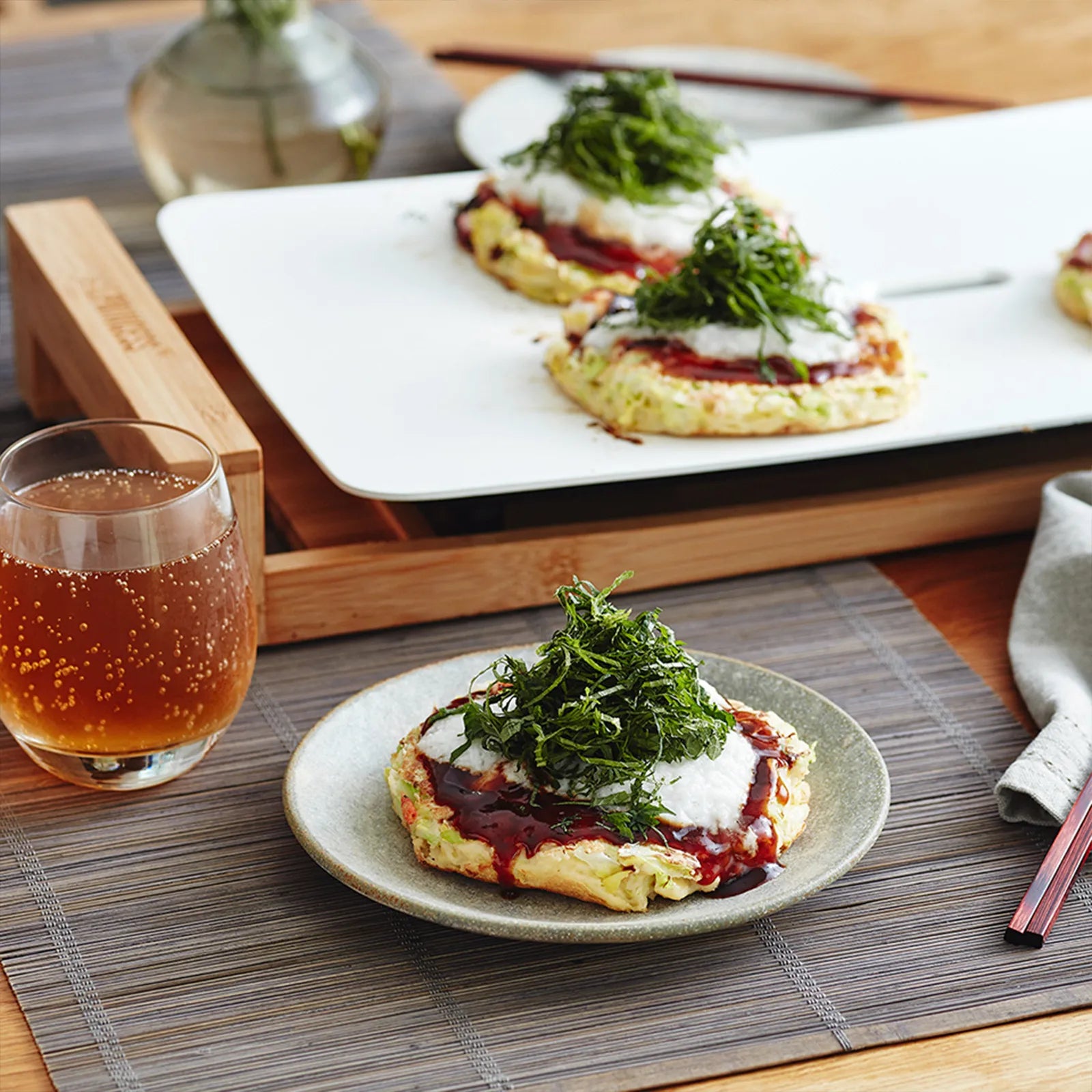 デザイン家電PRINCESS
遠赤外線効果で美味しく焼けるホットプレートPRINCESSTablegrill。外はカリッと中はふっくら美味しく焼けるお好み焼きは大人気の一品