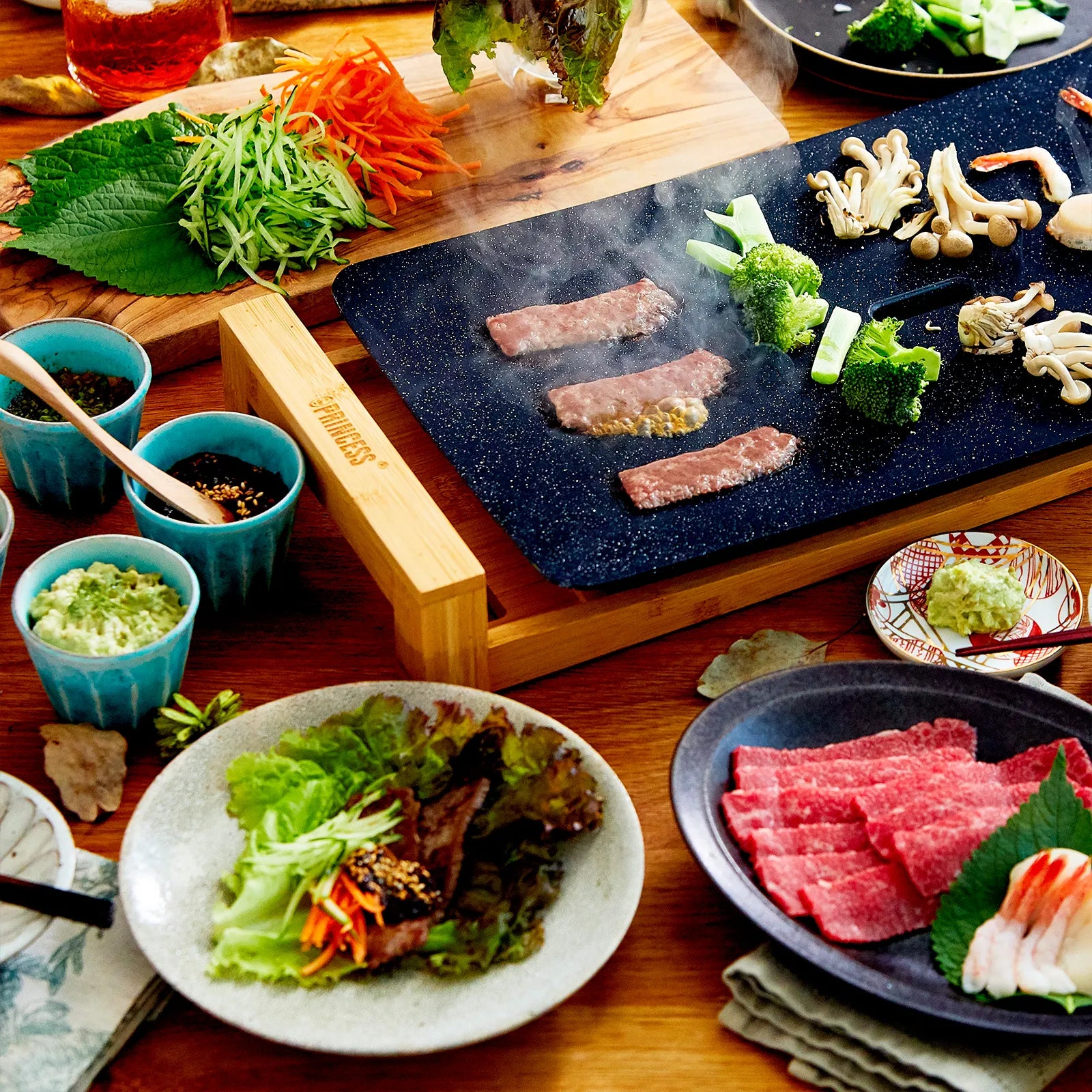 セラミックコーティングの遠赤外線効果で特長。美味しい焼肉なら本来の美味しさを引き出す特長のPRINCESSホットプレートTablegrill