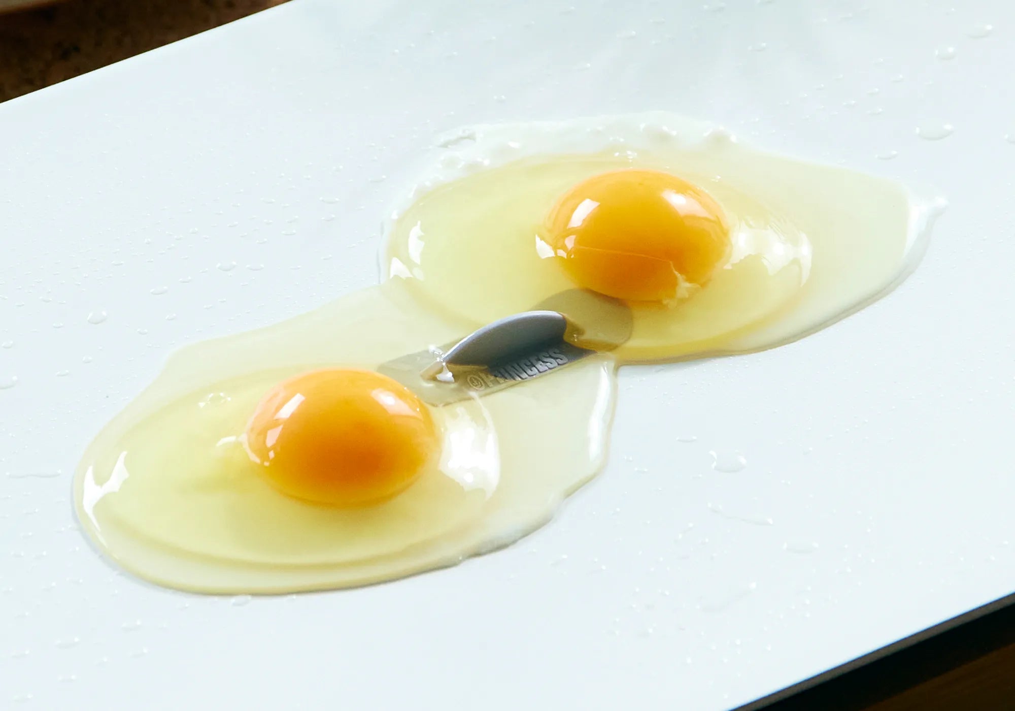 美味しい焼肉とお好み焼きならPRINCESSのホットプレートテーブルグリルピュア。セラミックコーティングの本来の美味しさを引き出す遠赤外線効果のホットプレートTablegrill