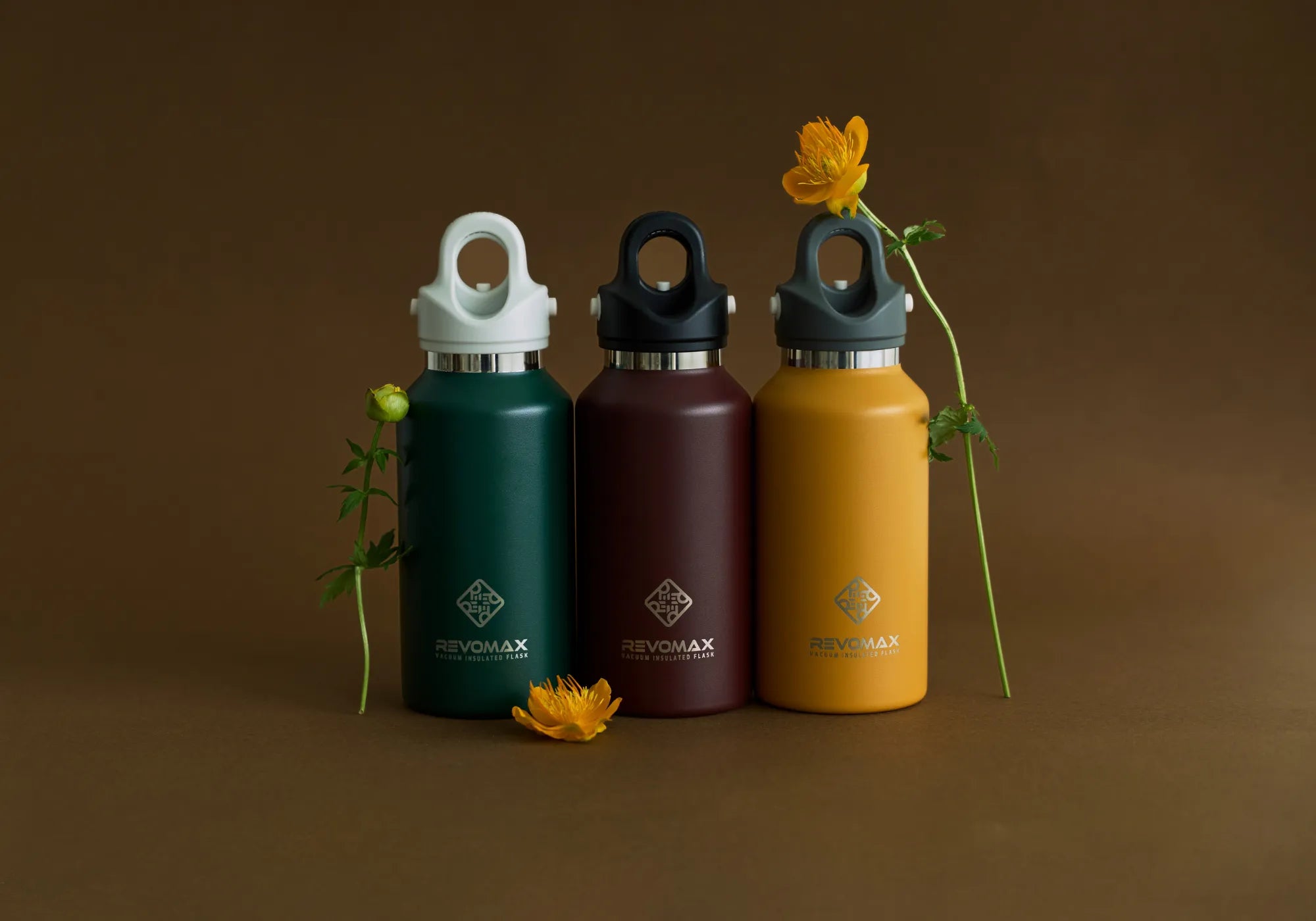 アメリカ・ポートランド発水筒ブランド。2026年秋の新色登場。Karashi, Matcha, Azukiの3色です。各サイズにも展開しさらにバリエーションが増え、カスタマイズの幅も広がります。抹茶小豆芥子の日本由来のカラー