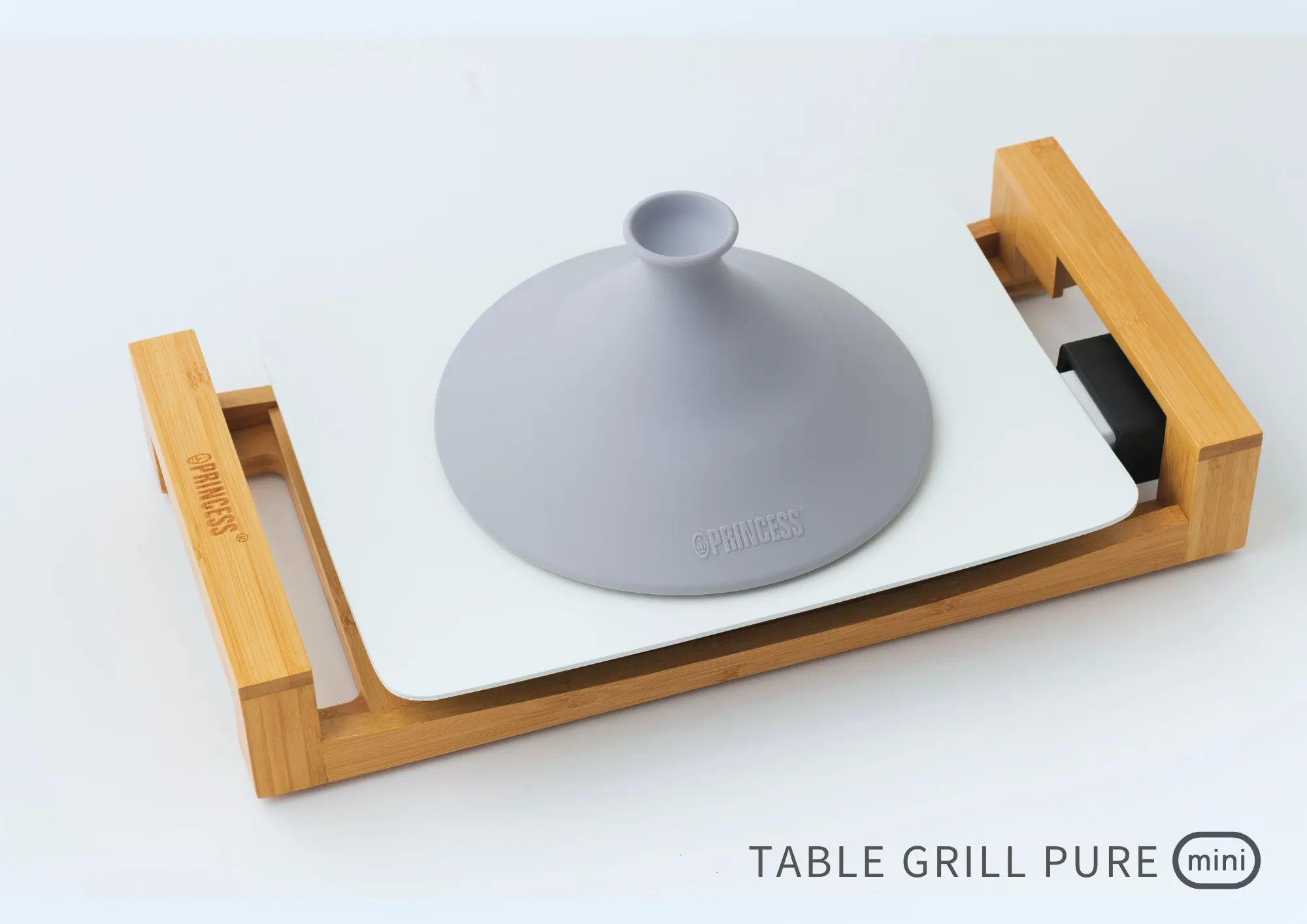 デザイン性と機能性を併せ持つ本格家電PRINCESSTablegrillpureminiの蓋とセット