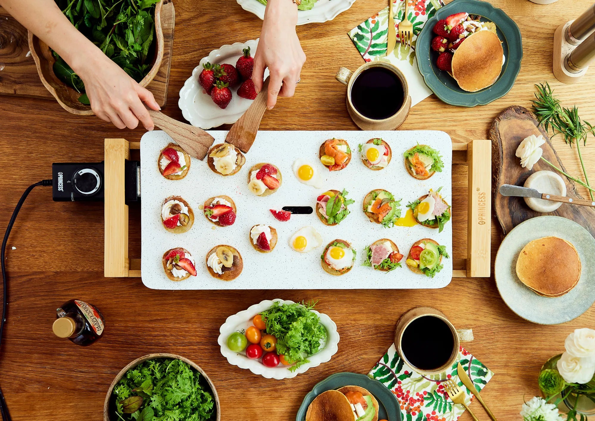 デザイン家電PRINCESS
遠赤外線効果で美味しく焼けるホットプレートPRINCESSTablegrill。ホームパーティーに大活躍。